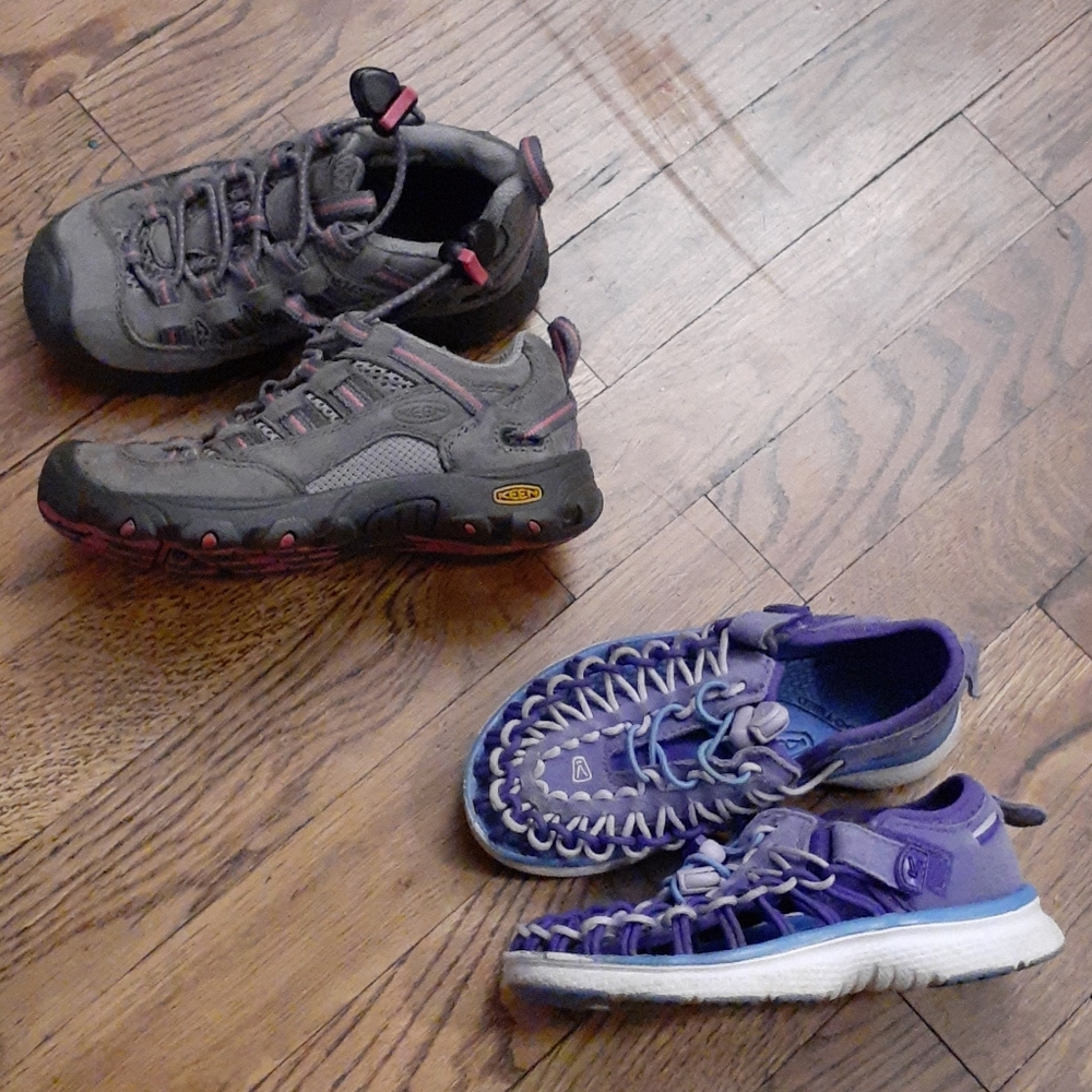 Keen hiking shoes/ keens uneek